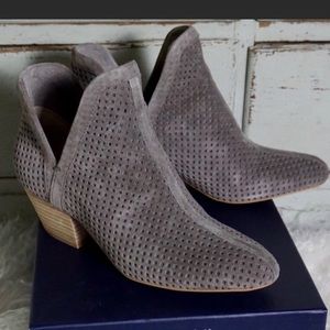 Splendid ankle bootie (style name- Harvard)